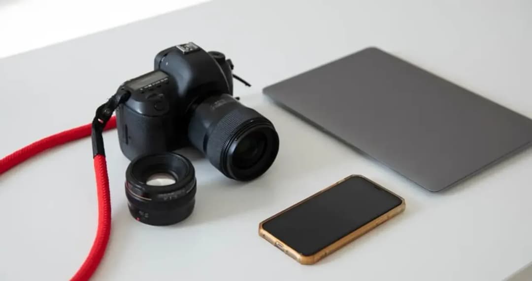 Jak szybko i bez problemów przesłać zdjęcia z aparatu na telefon – proste metody