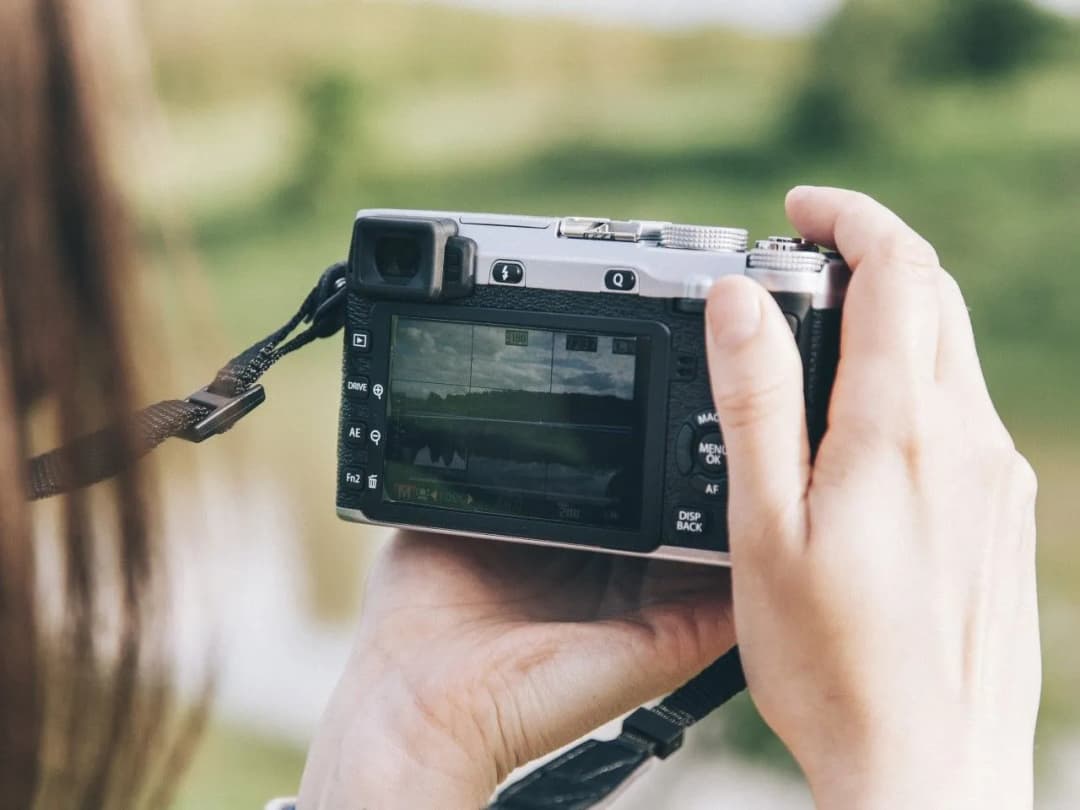 Jak wybrać najlepszy aparat cyfrowy i uniknąć błędów przy zakupie?